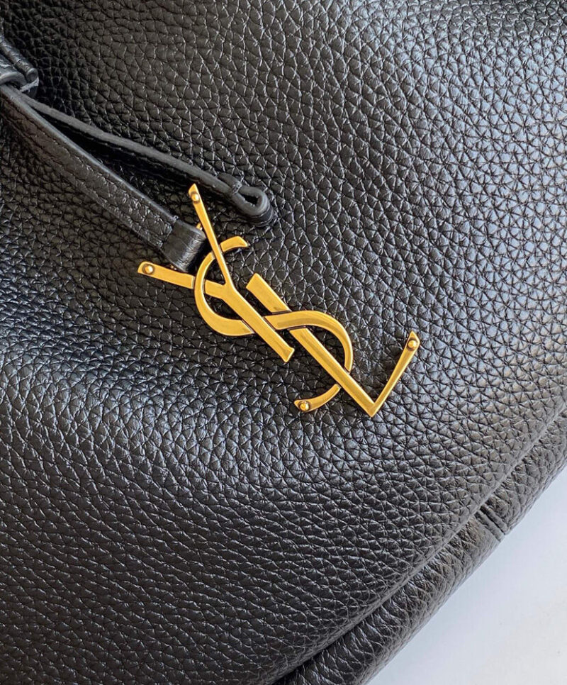Saint Laurent Paris Vii Small Hobo In Grained Leather Black